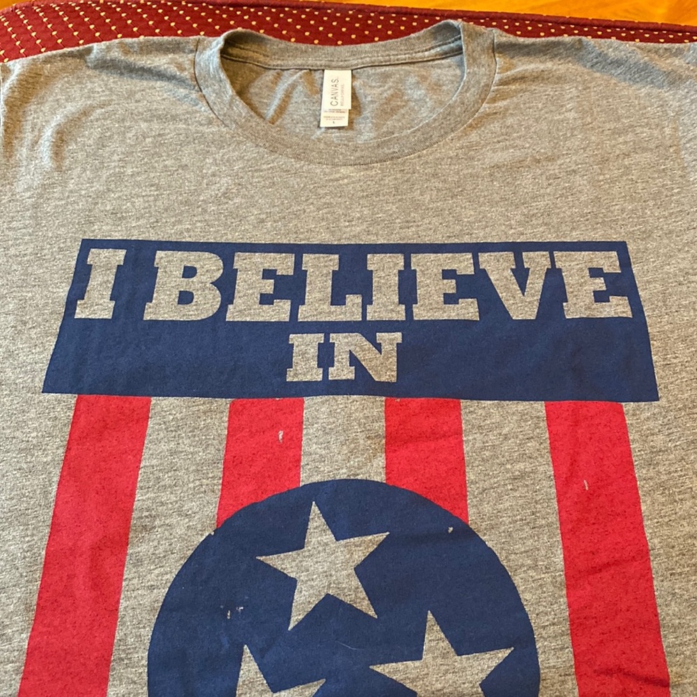 Tee shirt